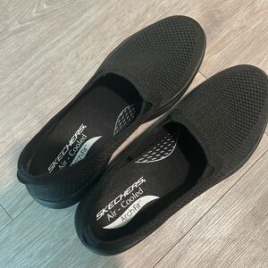 Skechers Black Knit Slip-On Casual Loafers